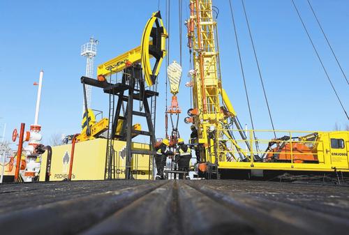 中曼石油签订探井项目合同