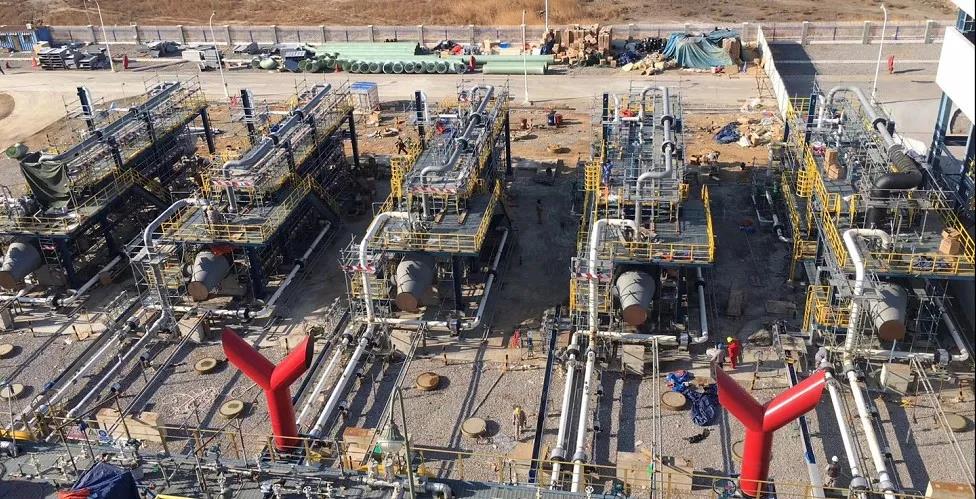 中圣压力容器公司承制的中石化“天津LNG二期项目IFV气化器”现场安装顺利完成