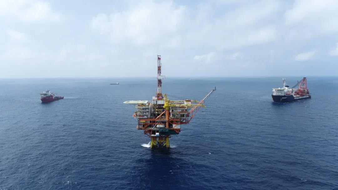 今日凌晨5点，一条31.4公里的海底管道在惠州油田铺设完毕
