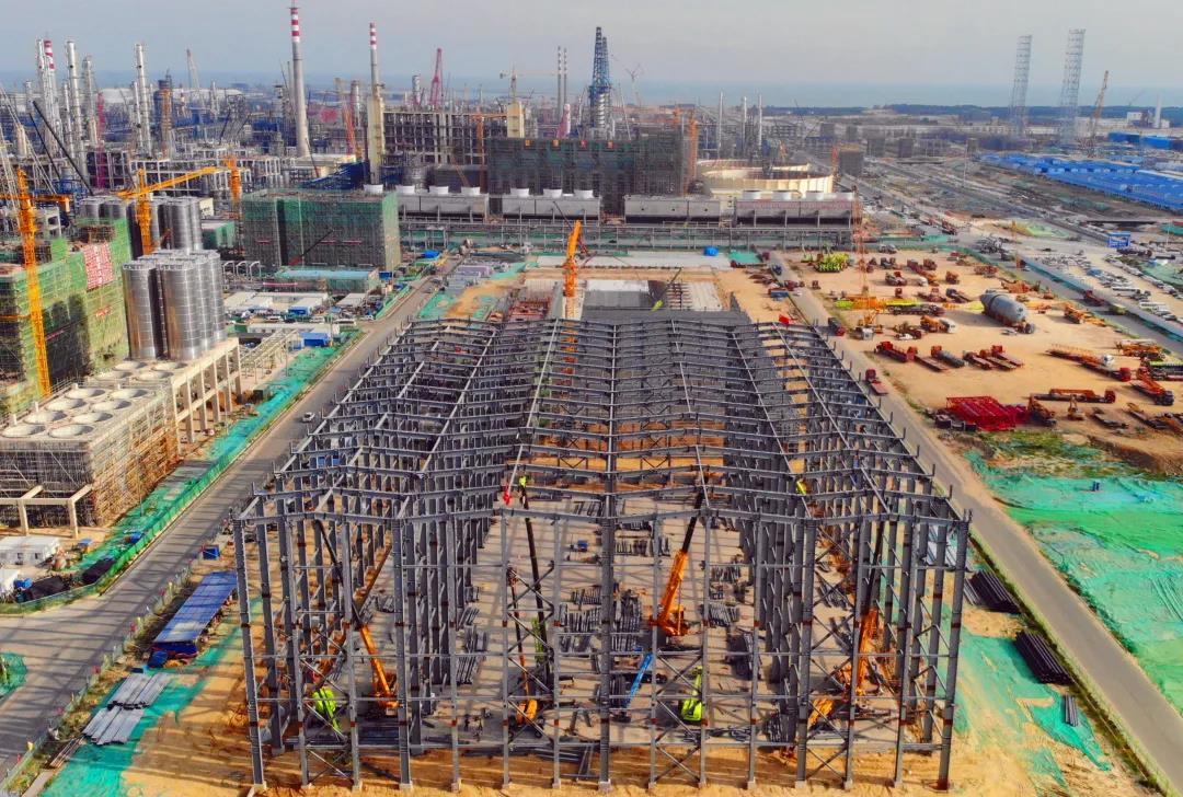 亚洲在建最大智能立体库钢结构安装工程封顶