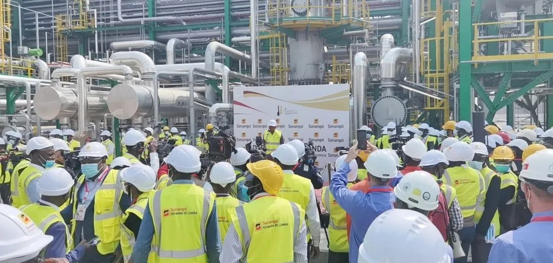  中国化学工程第三建设有限公司承建的安哥拉罗安达炼油厂扩建项目举行投产剪彩仪式