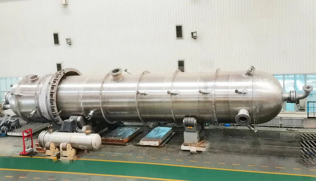 兰石重装研制完成国产化首台N08120冷氢化流化床反应器