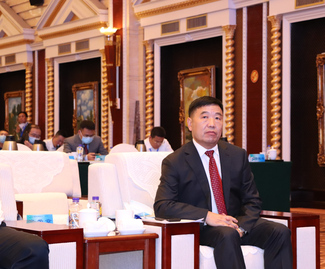 徐凤银出席太原能源低碳发展论坛并作主旨演讲