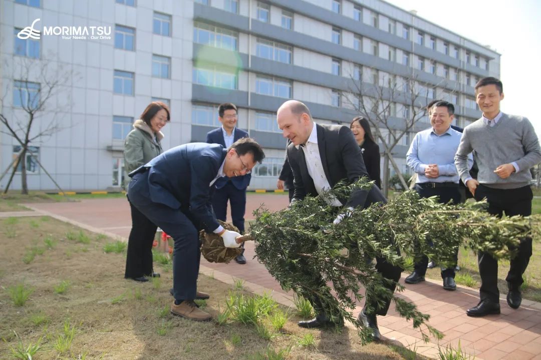 巴斯夫携手森松，栽下友谊之树